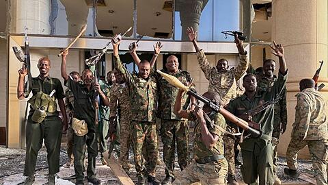 Nach zwei Jahren Bürgerkrieg hat das Militär die Hauptstadt Khartum zurückerobert.