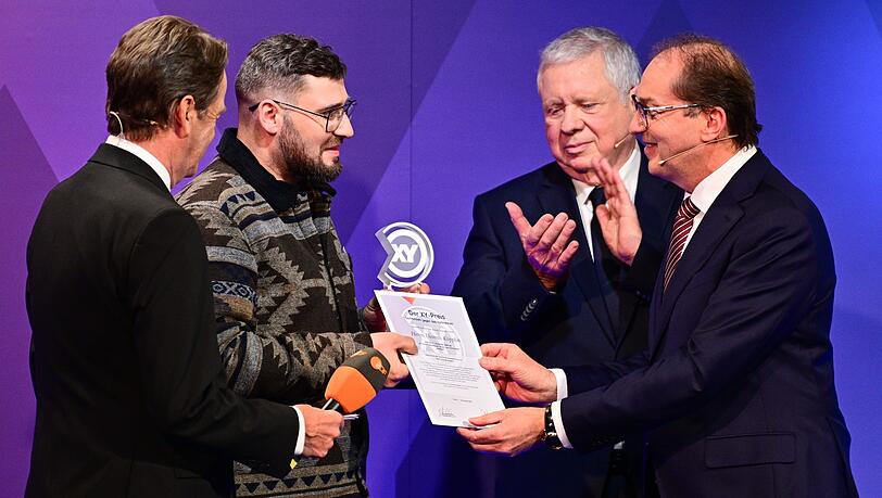 Thomas Köpplin (zweiter von links) aus Schweinfurt wurde geehrt.