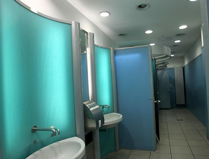Alles nur erfunden: Auf dieser Toilettenanlage am Ostbahnhof soll die Vergewaltigung stattgefunden haben. In Wirklichkeit hatte die junge Frau Sex mit einem "Kumpel" ihres Freunden.