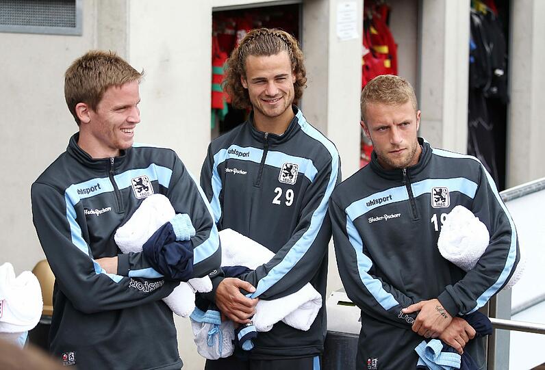 Marin Tomasov (li.), Yannick Stark und Daniel AdlungLöwen auf Wasserski: Die Spieler des TSV 1860 wechseln im Trainingslager in Bad Häring kurz einmal die Sportart.