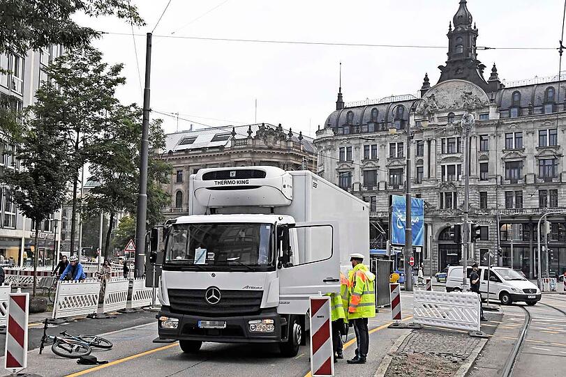 Die Bilder vom Unfallort am Lenbachplatz.