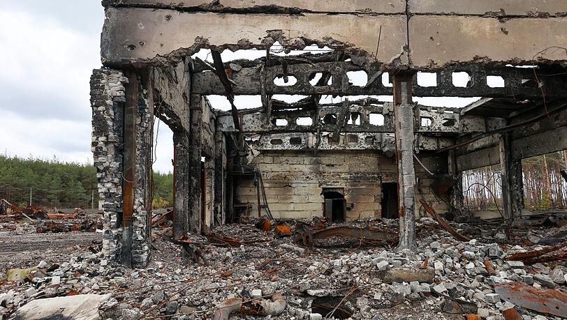 Acht Monate Krieg - und die Schäden der russischen Angriffe sind an vielen Orten in der Ukraine unübersehbar. (Bild aus Isjum)
