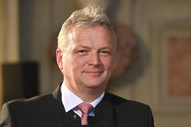 Roland Weigert (FW) ist Vorsitzender des Innenausschusses im Bayerischen Landtag. Roland Weigert (FW) ist Vorsitzender des Innenausschusses im Bayerischen Landtag.