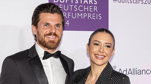Jonas und Laura Hofmann sind ein Power-Paar der Sportszene: Er spielt bei Bayer 04 Leverkusen, sie arbeitet als Sportmoderatorin.