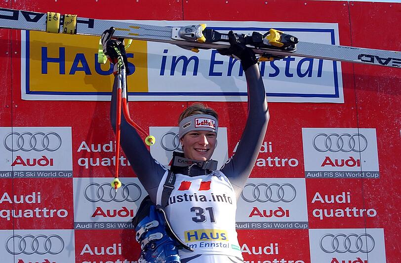30.01.2004 Erster Sieg im Weltcup, sie gewinnt eine Abfahrt in Haus im Ennstal.