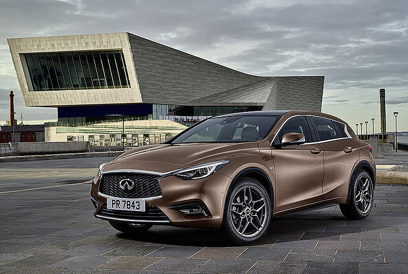 Neu auf dem Golf-Platz: Infiniti zeigt mit dem Q30 das erste eigene Kompaktmodell.