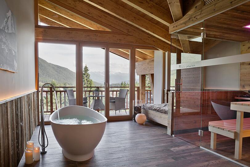 Verbringen Sie einen unvergesslichen Urlaub in der tiroler Bergwelt in den zahlreichen Zimmern mit Charme - vom modernen Doppelzimmer bis zur traditionellen Suite von 1-6 Personen.