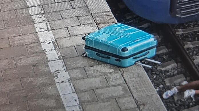 Die Bundespolizei sucht den Mann, der am Montagnachmittag am Gleis 36 des Hauptbahnhofs ins Gleis gestürzt ist.