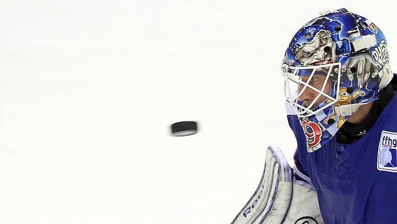 Steht als Nationalgoalie in Frankreich vor dem Tor und wird Nachfolger von Jochen Reimer beim EHC: Florian Hardy.