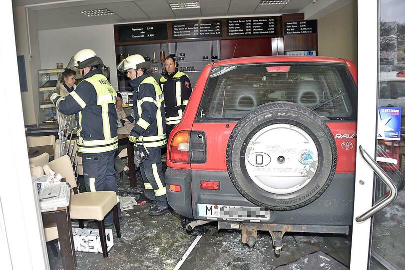 Ein 70-Jähriger verwandelte eine Bäckerei in Haar kurzerhand zu einem Drive In.