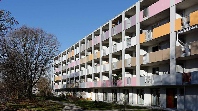 Wie viele Menschen wohnen eigentlich in einer großen geförderten Wohnung? Die städtischen Wohnungsbau-gesellschaften haben darüber keine Übersicht.