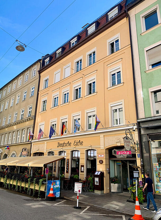 Das Restaurant &bdquo;Deutsche Eiche&ldquo; im G&auml;rtnerplatzviertel: Hier fr&uuml;hst&uuml;ckte Freddie Mercury gern zu fortgeschrittener Stunde.