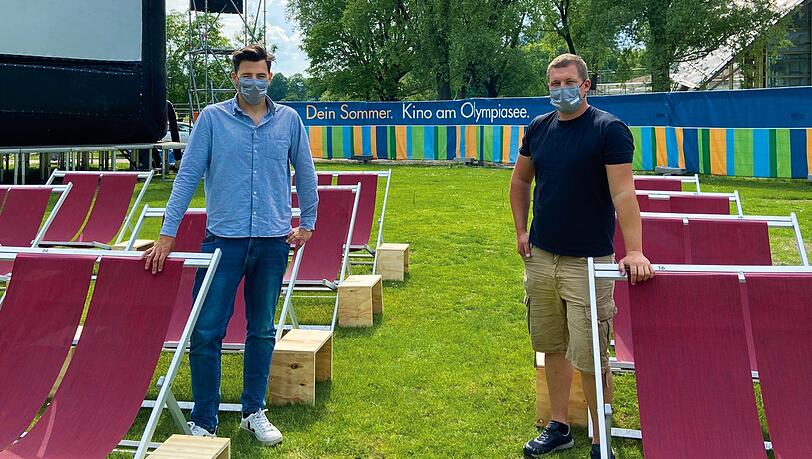 Patrick Diesing (l.) und Felix Lechner können ihr "Kino am Olympiasee" wieder öffnen. Patrick Diesing (l.) und Felix Lechner können ihr "Kino am Olympiasee" wieder öffnen.