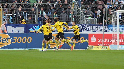 BVB überrollt desolate Löwen