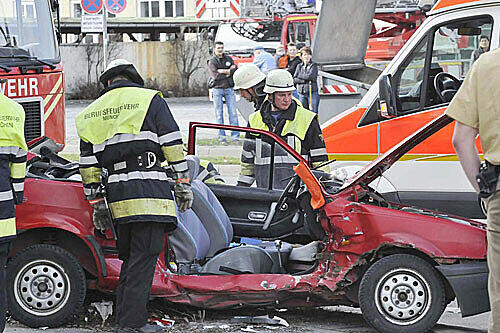Unfall direkt vor der Feuerwache