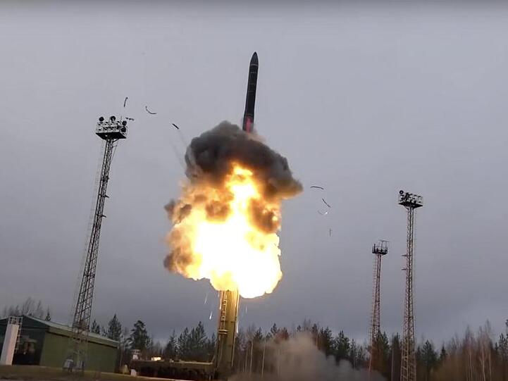 Undatierte Aufnahme vom Start einer ballistischen Interkontinentalrakete.
