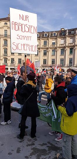Bilder von der Demo gegen die Sicherheitskonferenz in München.