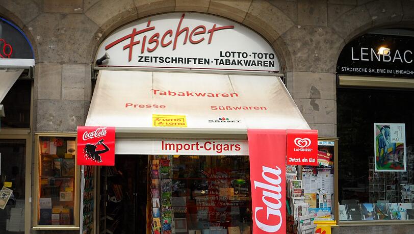 Traditionsgeschäft: Direkt am Rindermarkt gibt es am Mittwoch, 31. Juli, bei Wolfgang Fischer Butterbrezn und die AZ gratis. Traditionsgeschäft: Direkt am Rindermarkt gibt es am Mittwoch, 31. Juli, bei Wolfgang Fischer Butterbrezn und die AZ gratis.