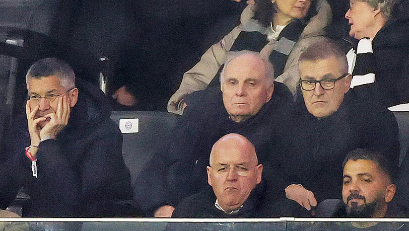 Augenzeugen der Bayern-Schmach: Präsident Hainer, Ehrenpräsident Hoeneß und Vorstandsboss Dreesen (v.l.)
