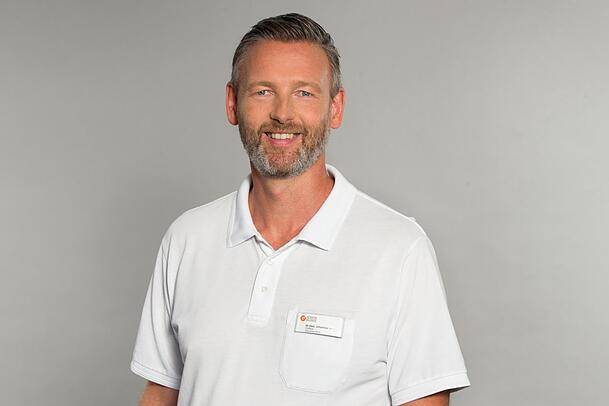 Der Ernährungsmediziner Johannes Sander ist Chefarzt im Adipositas-Klinikum der Schön Klinik Hamburg-Eilbek. Die Abteilung ist das deutschlandweit größte Zentrum zur Behandlung übergewichtiger Menschen.