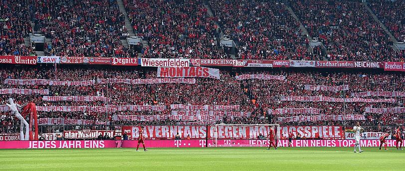 Fans des FC Bayern äußern mit kreativen Spruchbändern ihren Unmut über geplante Montagsspiele. Die Sprüche zum Durchklicken.
