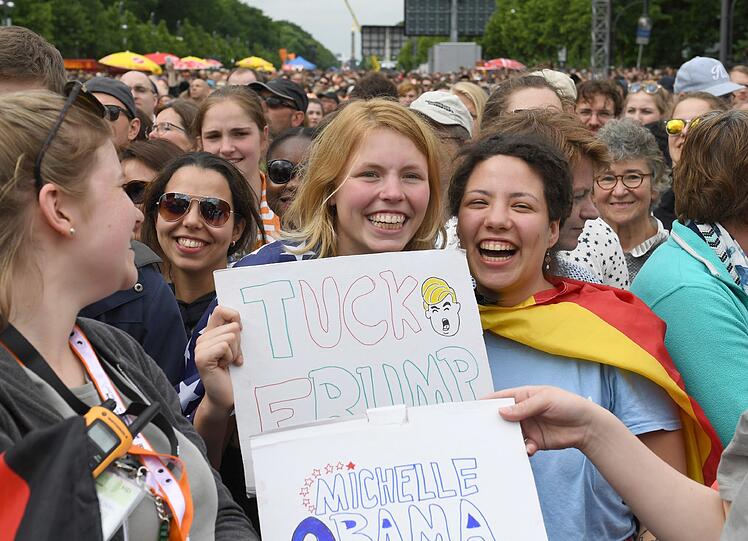 Bei Merkel und Obama: Ausgelassene Stimmung beim Kirchentag in Berlin