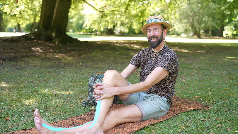 Auf den Wiesen in den Maximiliansanlagen kann man picknicken, spielen, lesen, Yoga machen – oder einfach mal durchschnaufen wie Detlef Lauer, der sich hier nach einem Arztbesuch ausruht. Auf den Wiesen in den Maximiliansanlagen kann man picknicken, spielen, lesen, Yoga machen – oder einfach mal durchschnaufen wie Detlef Lauer, der sich hier nach einem Arztbesuch ausruht.