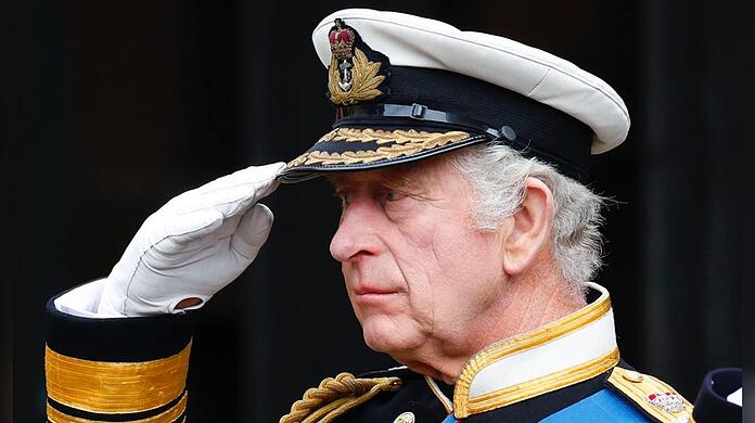 König Charles III. ist nach dem Staatsbegräbnis seiner Mutter zurück im Dienst.