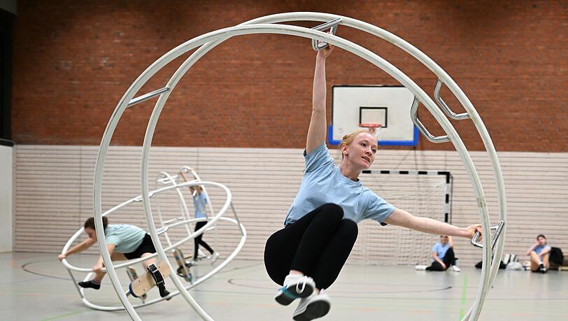 Rhönradturnerinnen wie Klara Kiefer schätzen die Eleganz und Vielfältigkeit ihres Sportgeräts.