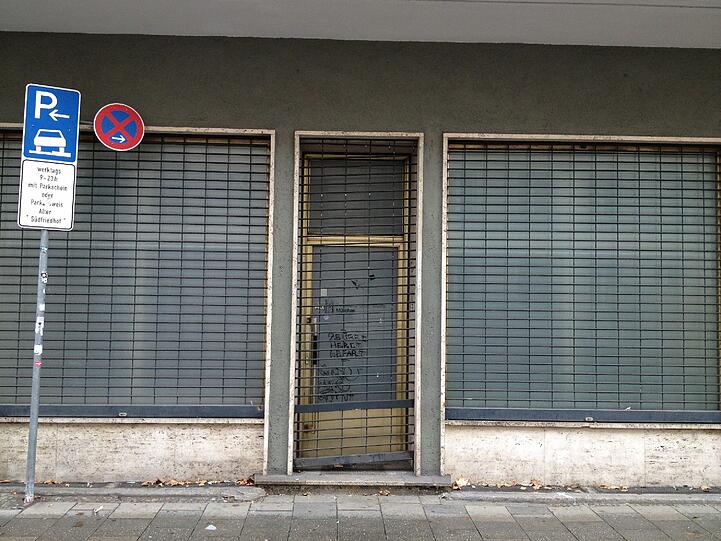 Kein Einlass: Türen und Fenster des leerstehenden Hauses sind vergittert.