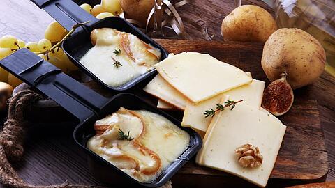 Zum Jahreswechsel Neues ausprobieren: auch im Raclette-Ofen.
