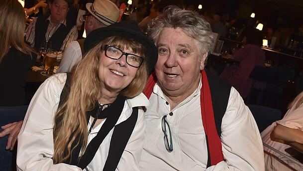 Michael Schanze trauert um Partnerin Uschi: Sie starb vor wenigen Wochen im Alter von 70 Jahren. Michael Schanze trauert um Partnerin Uschi: Sie starb vor wenigen Wochen im Alter von 70 Jahren.