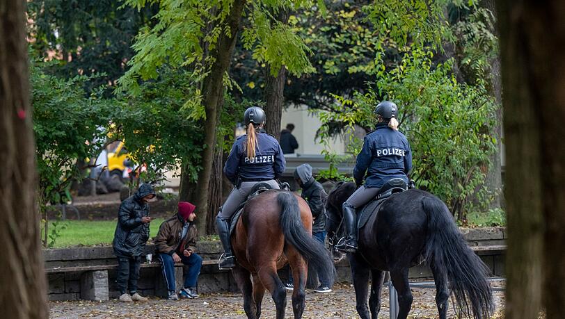Polizei und der Kommunale Außendienst sollen kontrollieren, ob die Verbote eingehalten werden. (Archivbild)