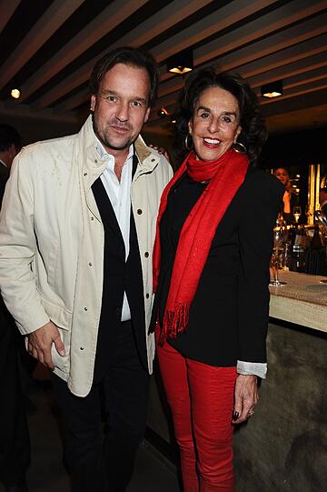 Sven Ley und Barbara Bagusat beim mediterranen Abend der Schweizer Naturkosmetikmarke OLIVEDA im Bayerischen Hof.