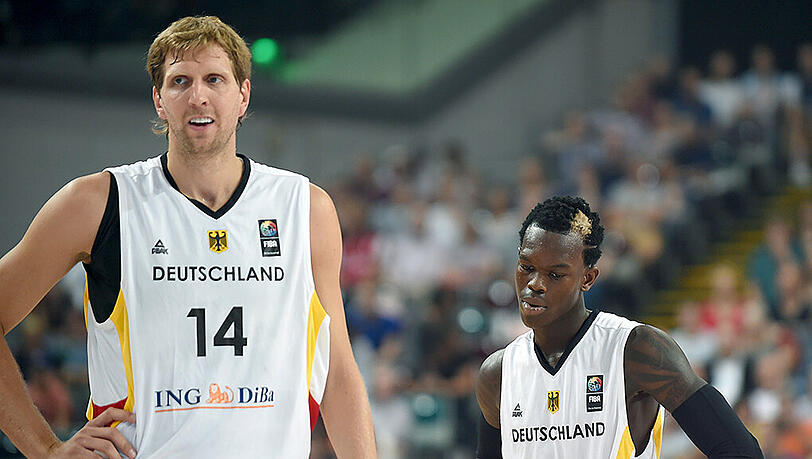 Gegen Italien wollen die deutschen Basketballer um ihre NBA-Stars Dirk Nowitzki (l.) und Dennis Schröder Wiedergutmachung betreiben. Gegen Italien wollen die deutschen Basketballer um ihre NBA-Stars Dirk Nowitzki (l.) und Dennis Schröder Wiedergutmachung betreiben.