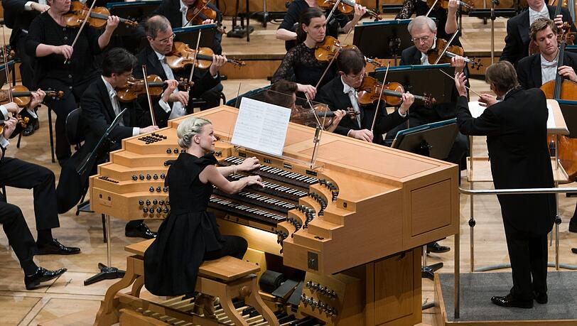 Iveta Apkalna spielt Poulenc im Gasteig. Iveta Apkalna spielt Poulenc im Gasteig.