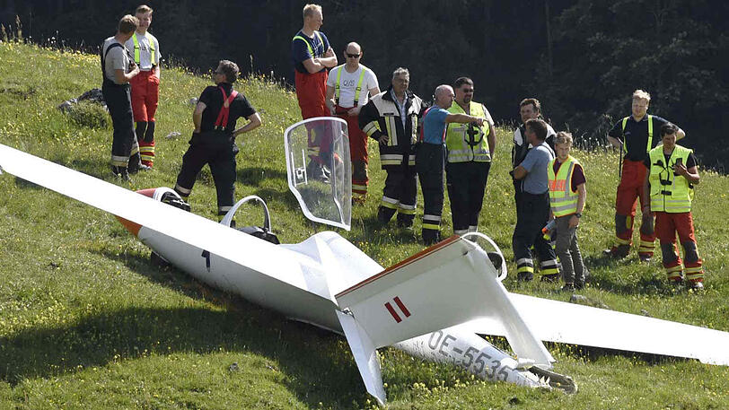 Im Gebirgstal Valepp legte ein Segelflugzeug eine Bruchlandung hin.