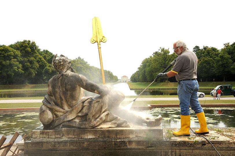 Bei den Skulpturen werden Wassermenge und Druck verringert.