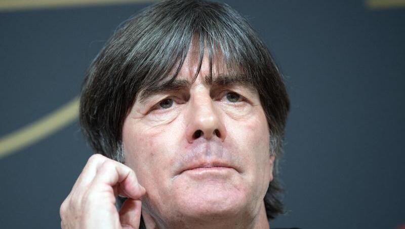 Gegen Estland lässt Joachim Löw Manuel Neuer und Ilkay Gündogan von Anfang an spielen. Gegen Estland lässt Joachim Löw Manuel Neuer und Ilkay Gündogan von Anfang an spielen.