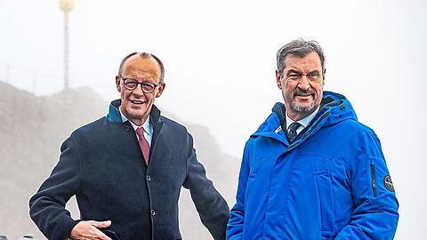 In Sachen Ferien ist Bayern „kompromisslos“. Das hat Markus Söder (CSU) Friedrich Merz (CDU) beim Besuch auf der Zugspitze wissen lassen.