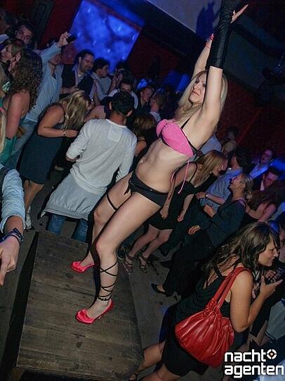 Extrem viel nackte Haut gab?s am Freitag beim 8 Jahre Partypusher im Sugar zu sehen. Mehr Bilder unter: www.nachtagenten.de.