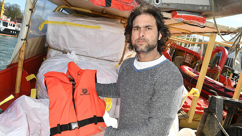Sea-Eye-Gründer Michael Buschheuer hofft auf Kanzlerin Merkels Hilfe bei der Verbesserung der Humanitären Lage in Libyen.