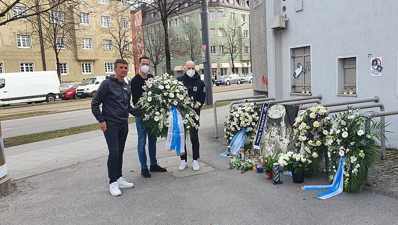 Michael Köllner, Marc-Nicolai Pfeifer und Günther Gorenzel (v.l.) am Donnerstag am Grünwalder Stadion. Michael Köllner, Marc-Nicolai Pfeifer und Günther Gorenzel (v.l.) am Donnerstag am Grünwalder Stadion.