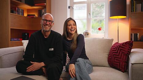 Wie Josefine Scholl im ProSieben-Format "Born Famous" verr&auml;t, sendete ihr Vater Mehmet Scholl fr&uuml;her versteckte Signale an seine T&ouml;chter.