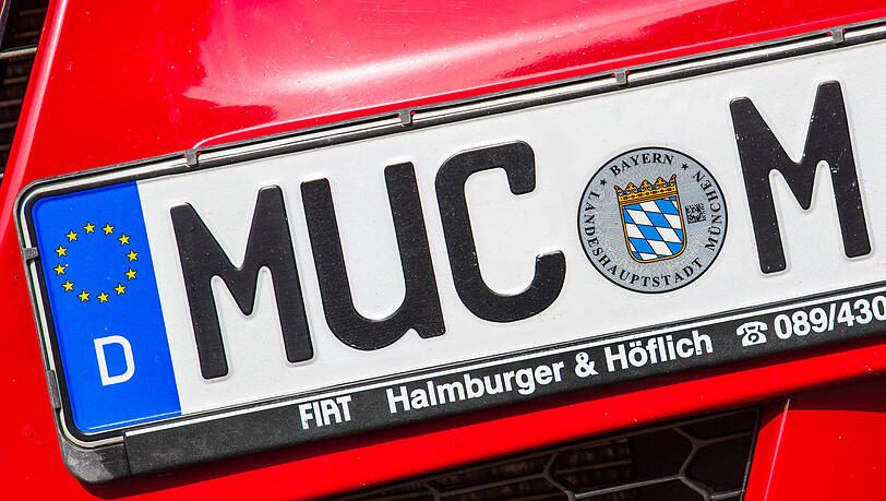 M oder doch MUC? Seit 1. Dezember 2023 können Autofahrer entscheiden , welches München-Kennzeichen sie möchten. (Symbolbild)