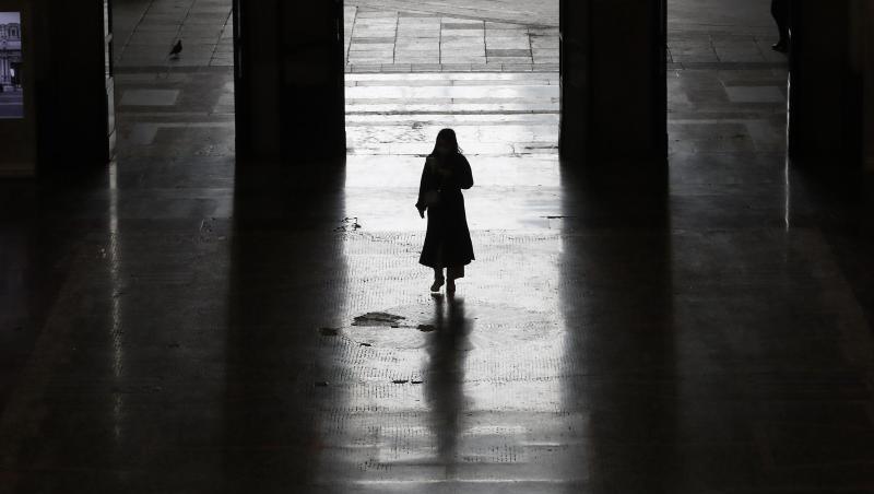 Italien kämpft gegen eine rapide steigende Zahl von Infizierten und Toten durch die Covid-19-Lungenkrankheit. Italien kämpft gegen eine rapide steigende Zahl von Infizierten und Toten durch die Covid-19-Lungenkrankheit.