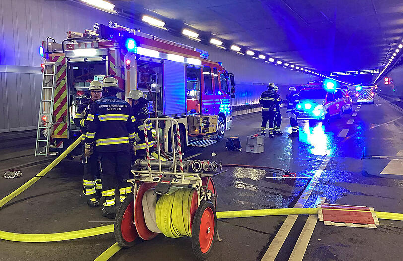 Nach einem Brand in der Nacht zum 18. April bleibt der Luise-Kiesselbach-Tunnel vorerst gesperrt.