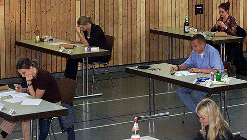 Dank G8 ist der Weg zum Abitur stressiger geworden. Dank G8 ist der Weg zum Abitur stressiger geworden.