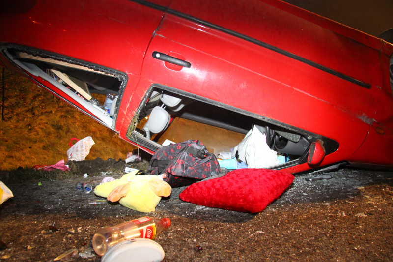 Auf der Autobahn 94 bei Neuötting (Landkreis Altötting) ist am Montagabend eine Autofahrerin bei einem schweren Unfall tödlich verunglückt.