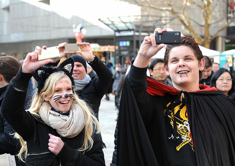 Die schrillen Bilder vom Faschingssonntag in der Münchner Innenstadt.